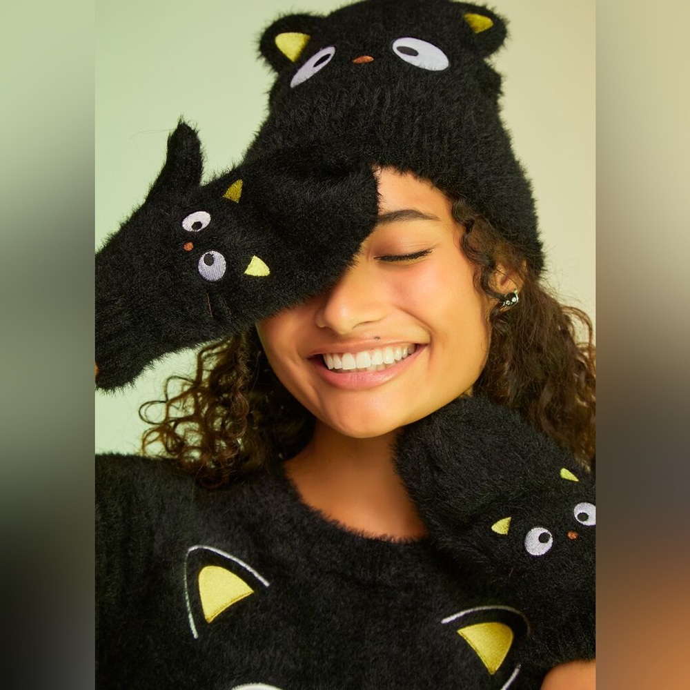 Hello Kitty & Friends Chococat Beanie & Mittens Set